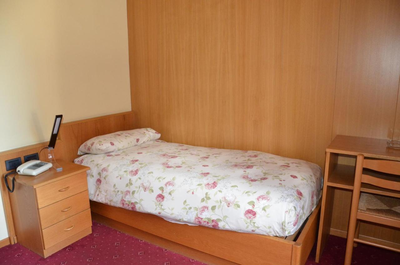 ליביניו Hotel Victoria חדר תמונה